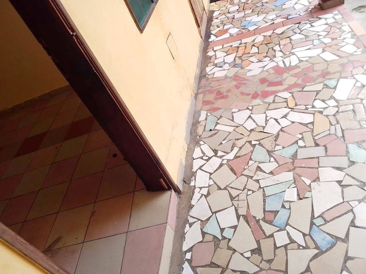 Appartement cosy d'une pièce avec salon et sanitaire intégré
