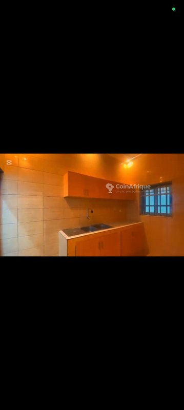 Immeuble locatif moderne de 9 appartements avec climatisation et cuisines équipées