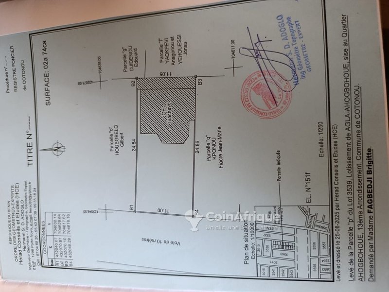 Terrain spacieux de 271 m² avec bâtiment en cours de construction