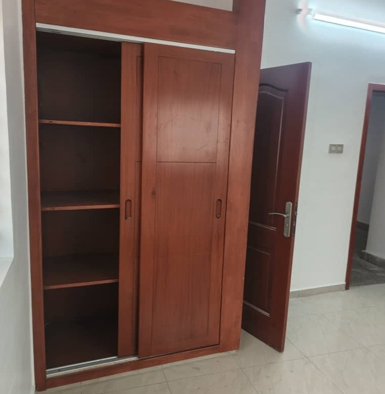 Villa neuve de standing avec 4 chambres et garage spacieux