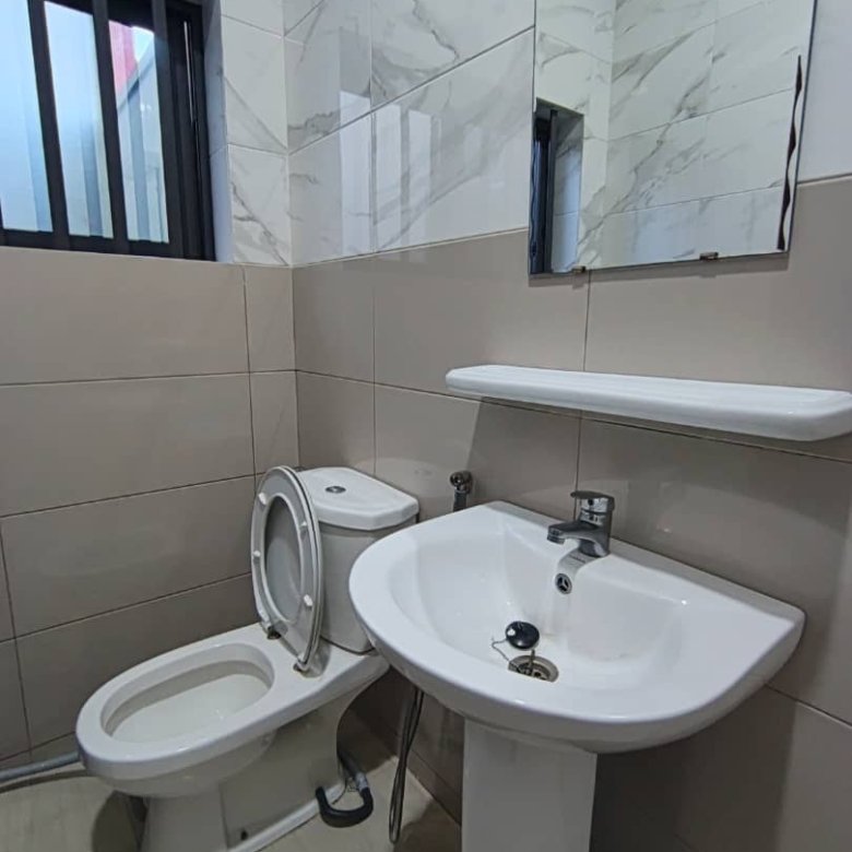 Villa neuve de standing avec 4 chambres et garage spacieux