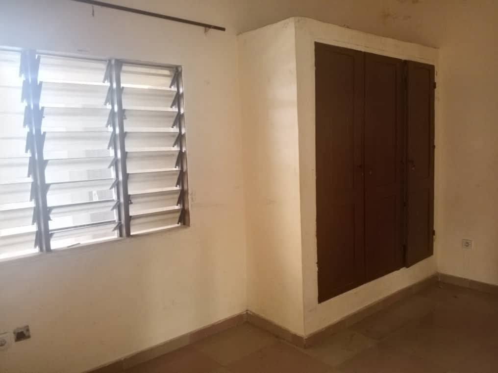 Appartement cosy de 2 pièces avec balcon et intimité optimale