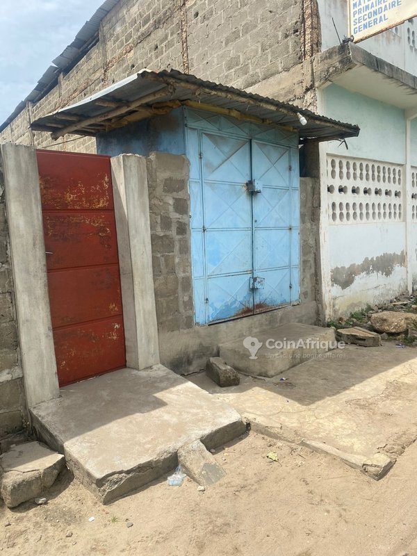 Terrain constructible de 400 m² avec structure métallique résistante