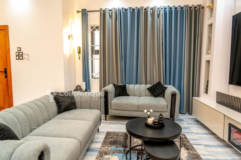 Villa luxueuse de 3 pièces meublée avec connexion internet illimitée et sécurité renforcée