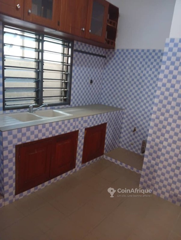 Appartement meublé de 2 pièces haut standing avec climatisation et gardiennage 24h/24