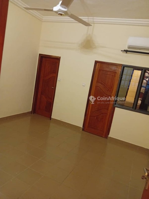 Appartement meublé de 2 pièces haut standing avec climatisation et gardiennage 24h/24