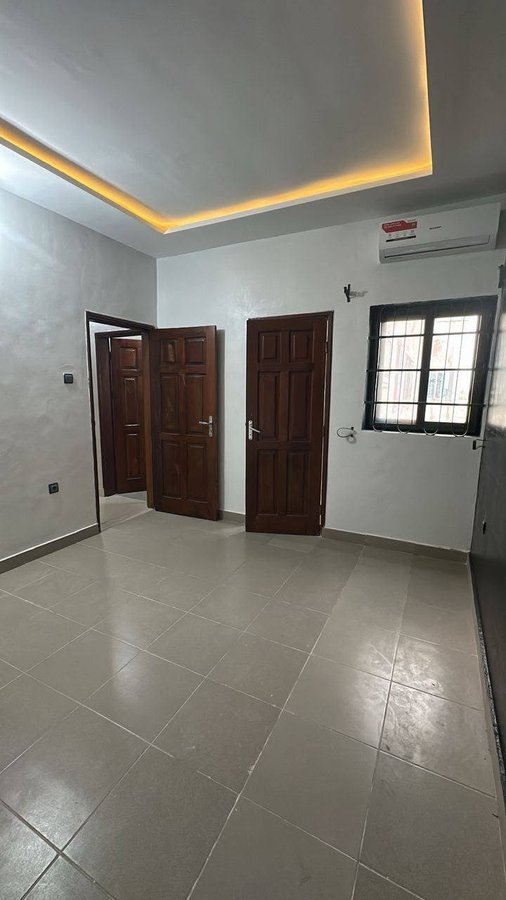 Appartement spacieux de 2 pièces avec terrasse et climatisation