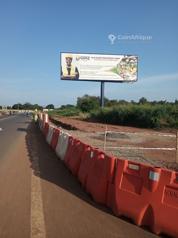 Terrain à vendre avec titre foncier et accès stratégique près de la zone industrielle