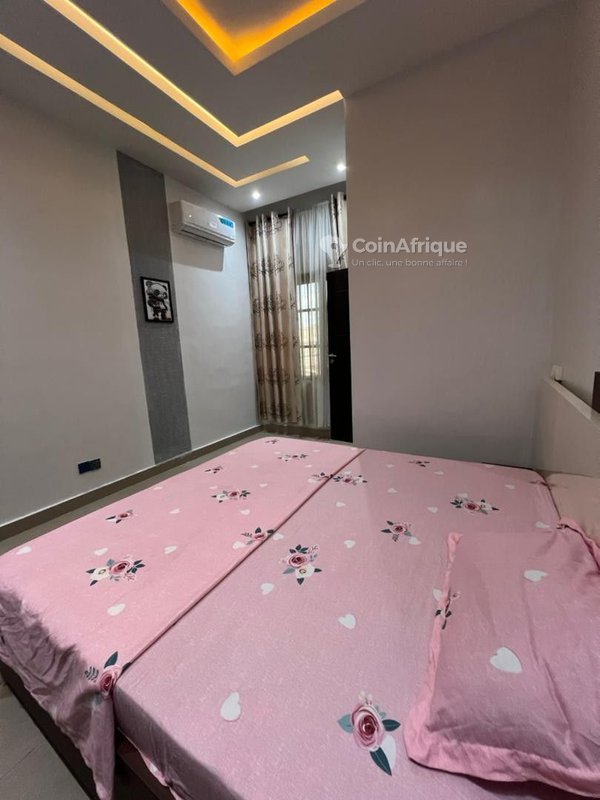 Appartement meublé haut standing de 3 pièces avec climatisation et équipements premium