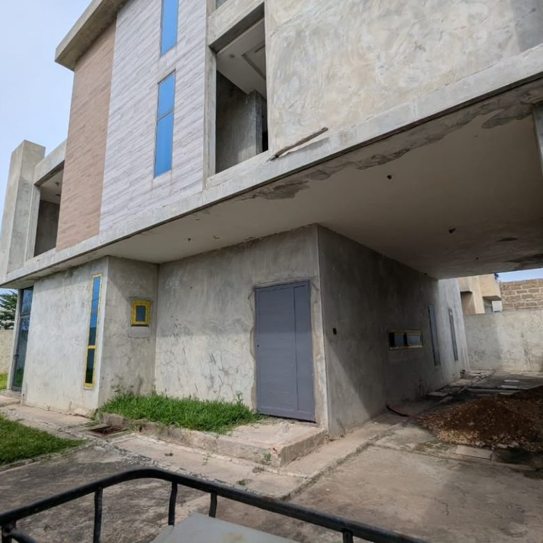 Magnifique villa de 4 pièces avec titre foncier personnel