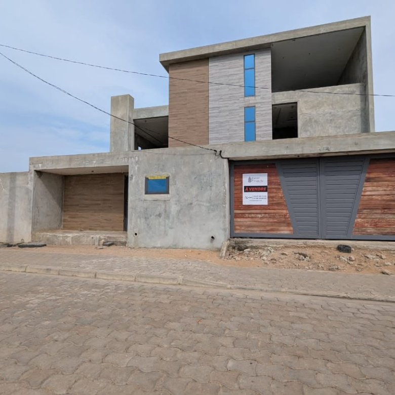 Magnifique villa de 4 pièces avec titre foncier personnel