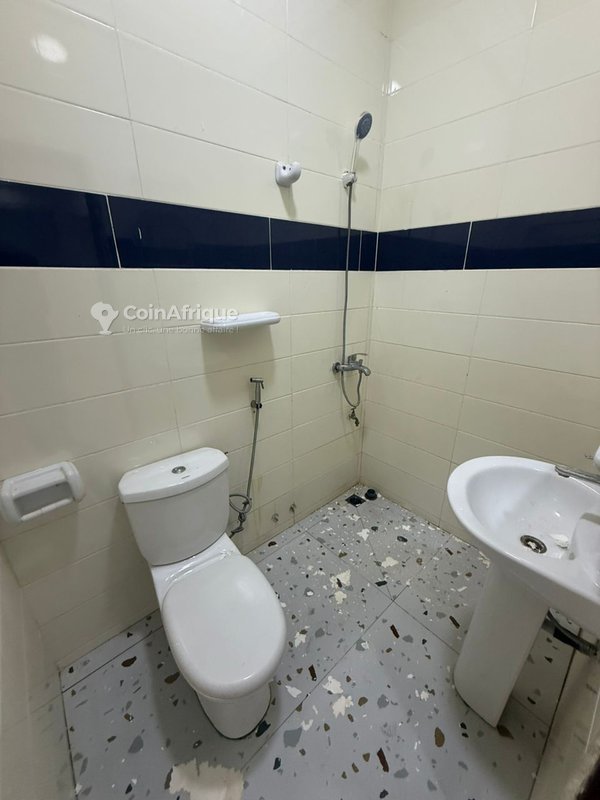 Appartement meublé de 3 pièces avec entrée personnelle et garage double