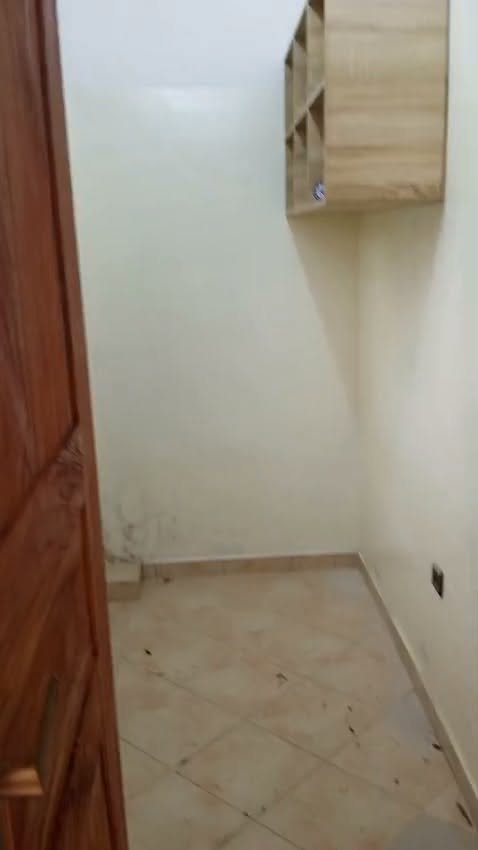 Appartement cosy d'une pièce avec véranda et équipements modernes