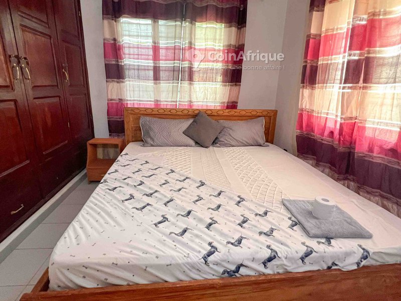 Appartement meublé 2 pièces avec climatisation et proximité immédiate de la plage