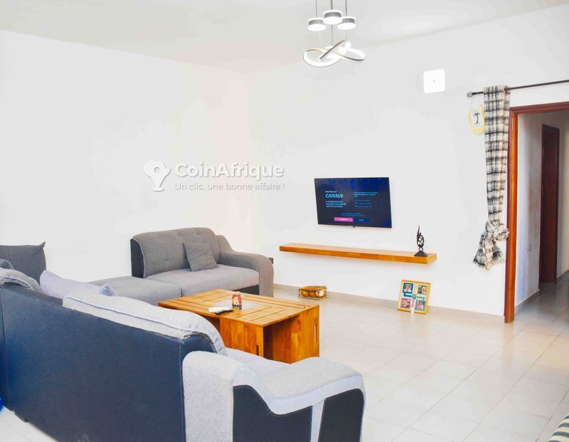 Appartement meublé 2 pièces avec climatisation et proximité immédiate de la plage