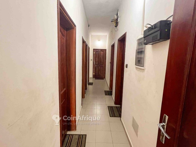 Appartement meublé 2 pièces avec climatisation et proximité immédiate de la plage