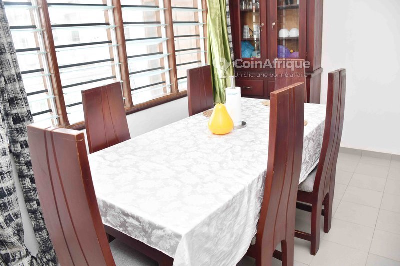 Appartement meublé 2 pièces avec climatisation et proximité immédiate de la plage