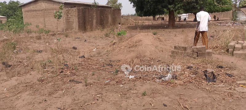 Terrain constructible de 500m² avec eau et électricité disponibles