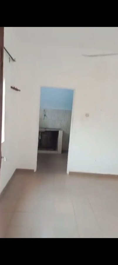 Appartement 1 pièce avec accès véhicule et eau disponible immédiatement