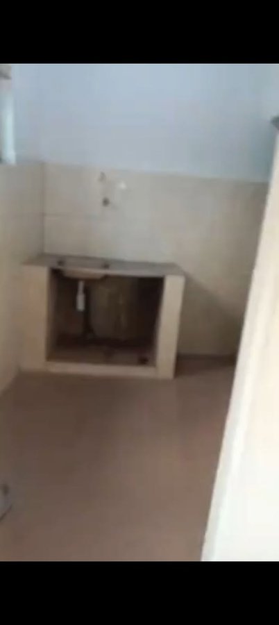 Appartement 1 pièce avec accès véhicule et eau disponible immédiatement