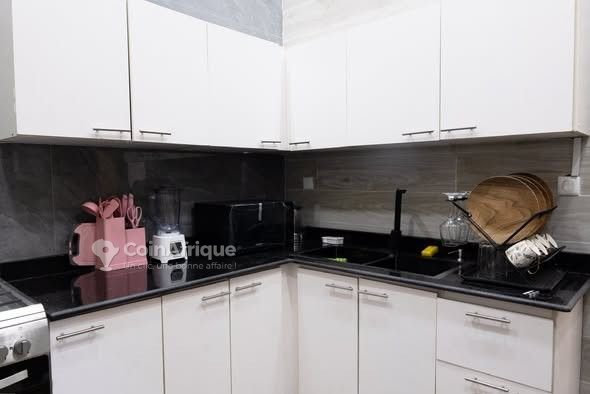 Appartement meublé 4 pièces avec climatisation et équipements haut de gamme