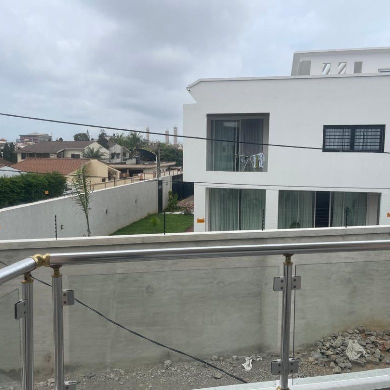 Appartement meublé de 3 pièces avec entrée personnelle et salon équipé