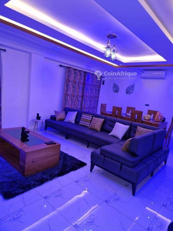 Appartement meublé haut standing de 3 pièces avec climatisation et équipements luxueux