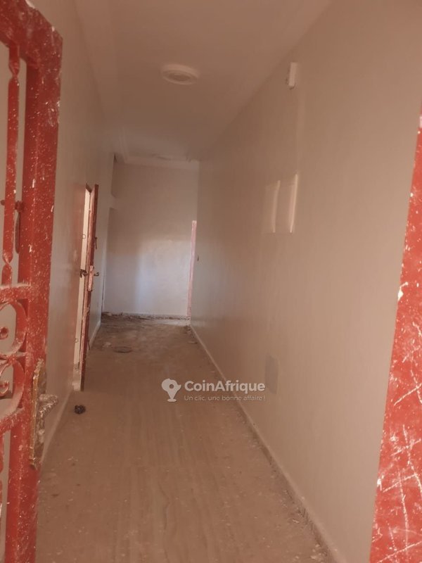 Maison neuve de 3 pièces avec garage spacieux et climatisation prévue