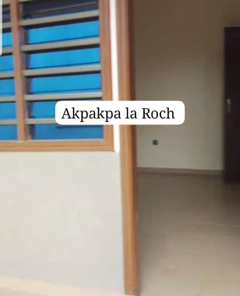 Appartement cosy d'une pièce avec équipements modernes et sécurité optimale