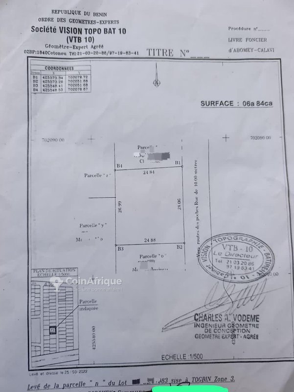 Terrain clôturé en angle de rue avec emplacement stratégique à Fidjrossè Plage