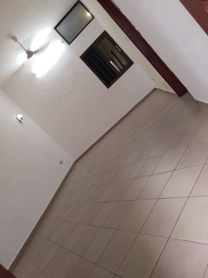 Appartement 2 pièces avec balcons et accès véhicules