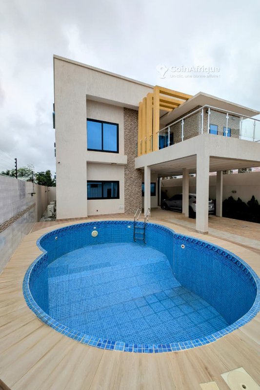 Villa luxueuse de 4 pièces avec piscine et construction neuve