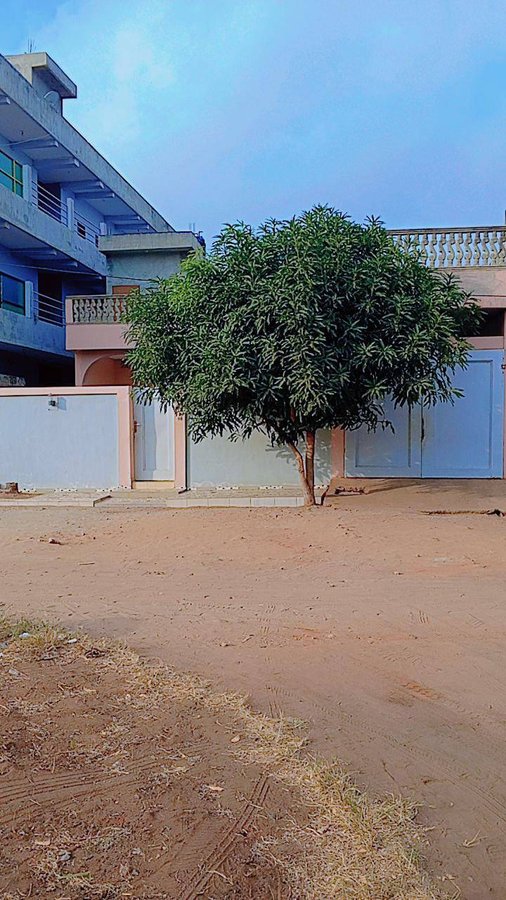 Villa luxueuse de 6 pièces avec terrasse couverte et garage intégré en parcelle d'angle