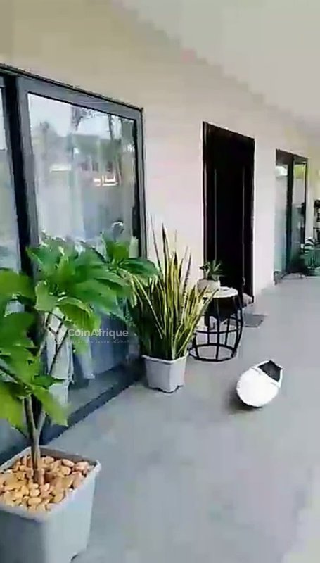 Villa luxueuse de 6 pièces avec piscine et jardin