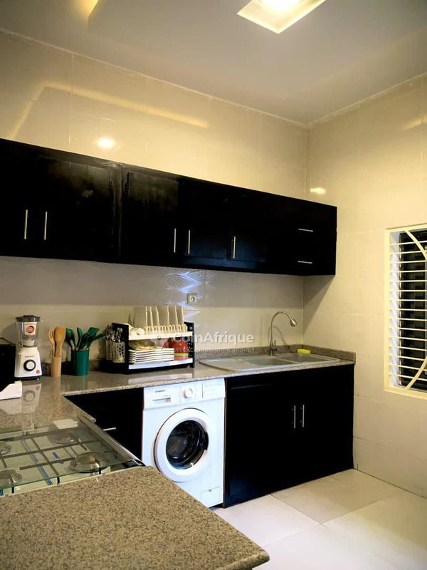 Appartement meublé de 3 pièces avec climatisation et sécurité 24h/24