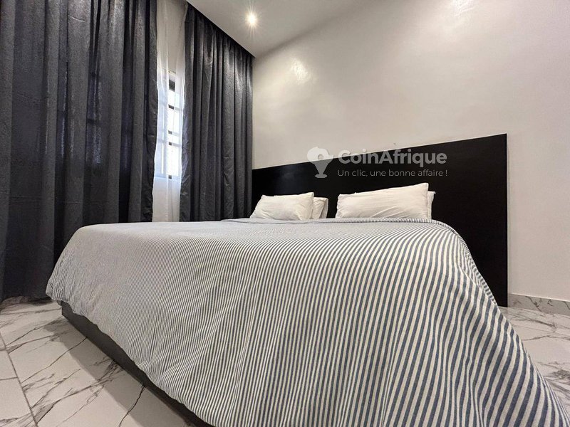 Appartement meublé de 3 pièces avec emplacement stratégique et confort moderne