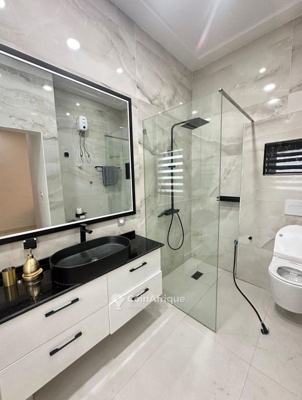 Appartement meublé de 4 pièces avec cadre sécurisé et moderne