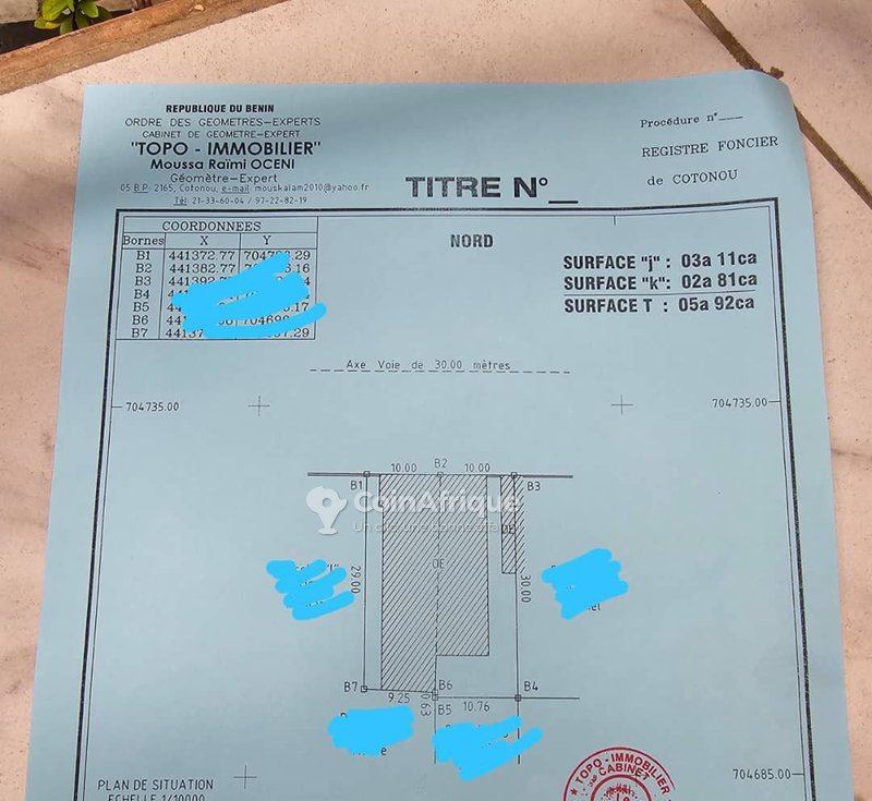 Terrain exceptionnel de 600 m² avec actes légaux complets en bordure de voie pavée