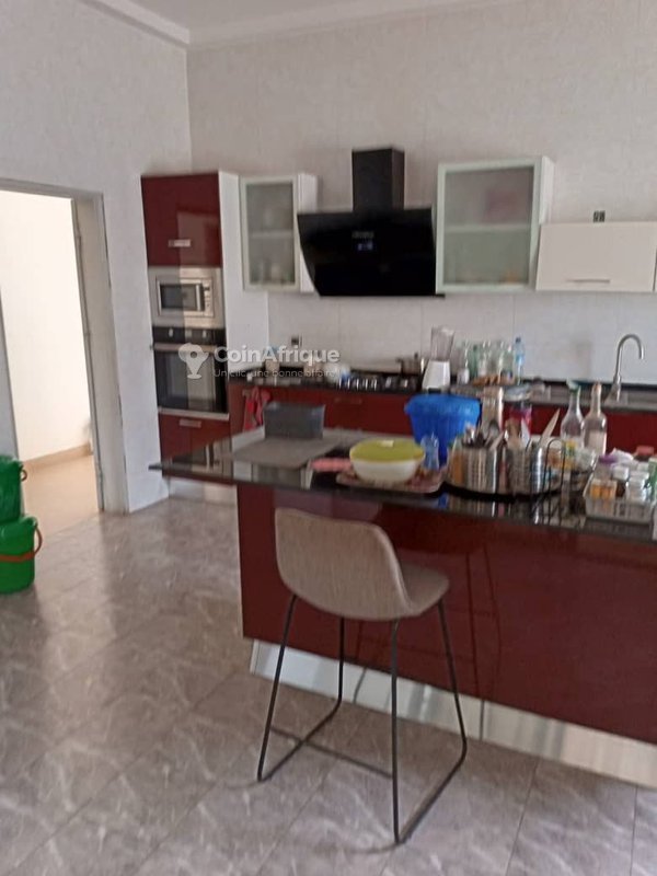 Vente d'une villa duplex de 8 pièces