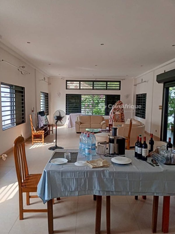 Vente d'une villa duplex de 8 pièces