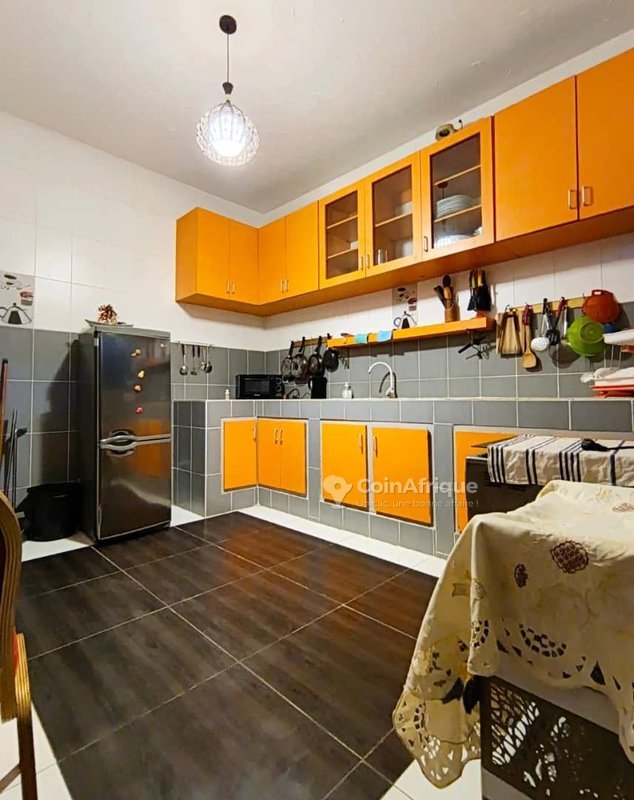 Appartement meublé de 3 pièces avec terrasse offrant une vue imprenable sur la mer