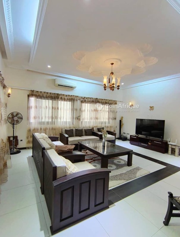 Appartement meublé de 3 pièces avec terrasse offrant une vue imprenable sur la mer