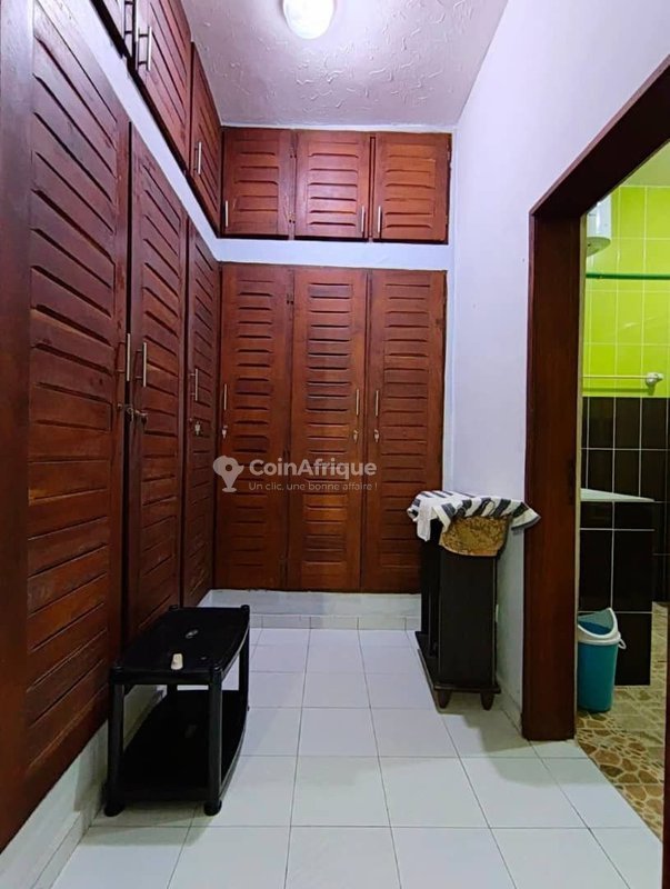 Appartement meublé de 3 pièces avec terrasse offrant une vue imprenable sur la mer