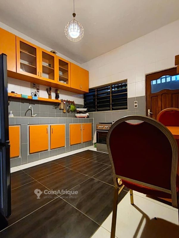 Appartement meublé de 3 pièces avec terrasse offrant une vue imprenable sur la mer