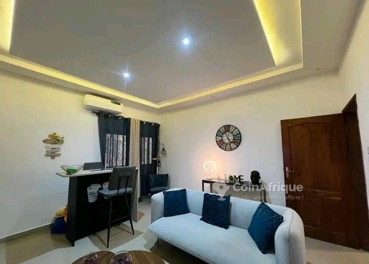 Appartement meublé d'une pièce avec climatisation et terrasse - Idéal pour location saisonnière