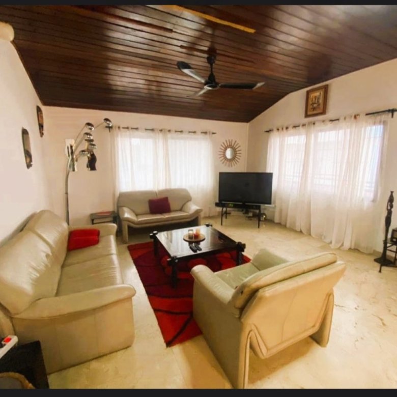 Villa duplex luxueuse de 5 chambres avec accès immédiat à la plage