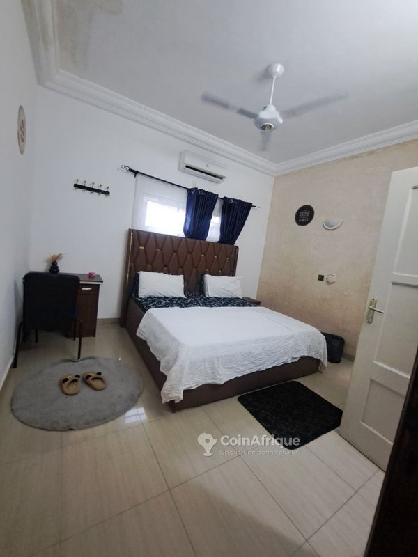 Appartement meublé de 2 pièces avec climatisation et accès plage