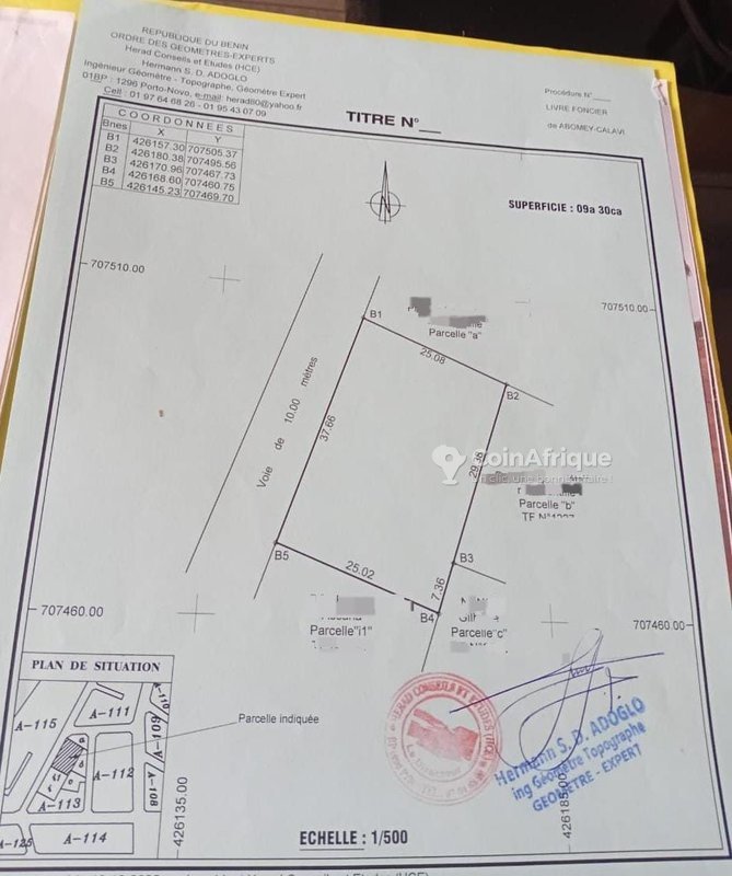 Terrain spacieux de 930 m² avec titre foncier personnel et parcelles clôturées
