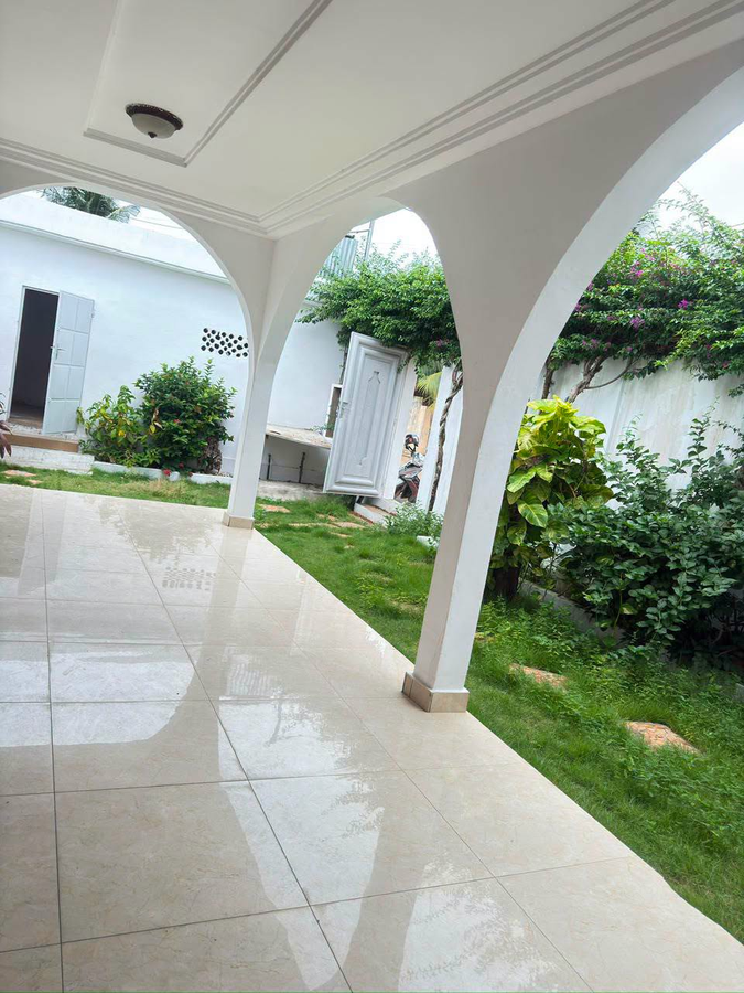 Villa luxueuse de 3 pièces avec rooftop et jardin spacieux