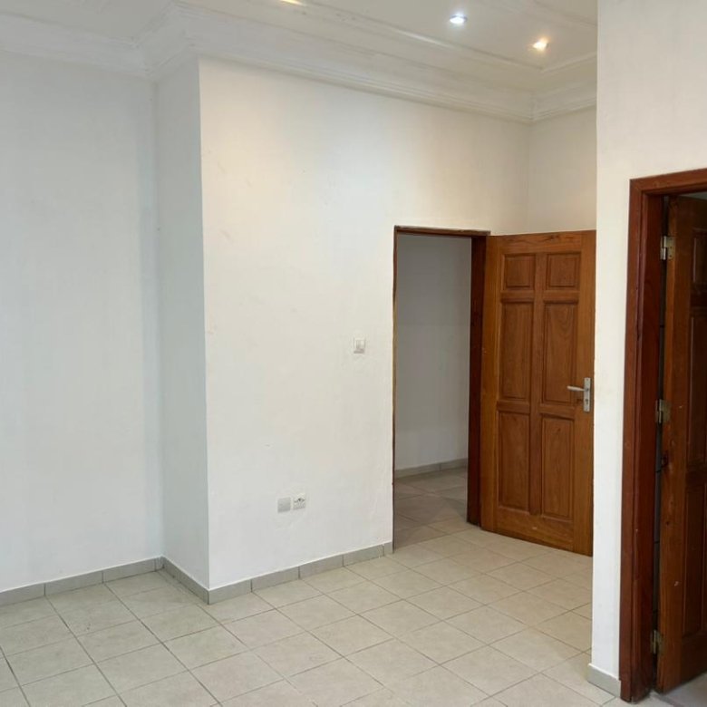 Villa luxueuse de 4 pièces avec climatisation et garage double